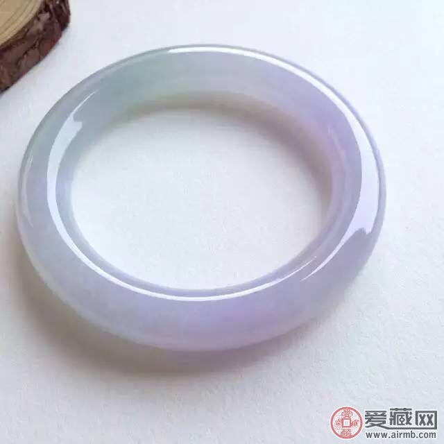 如何快速选择翡翠手镯? 如何快速选择翡翠手镯?