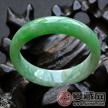 冰糯种翡翠