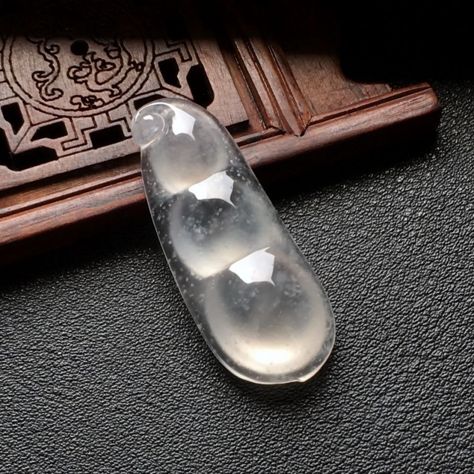 教你如何挑选翡翠挂件 教你如何挑选翡翠挂件