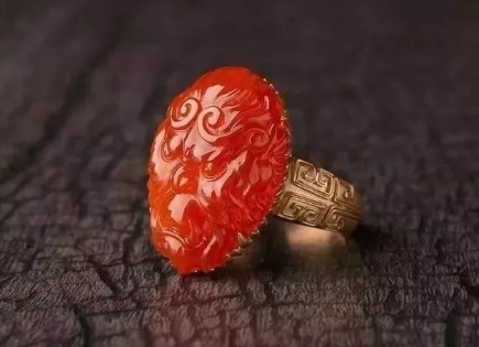 红翡价格 如何判断红色翡翠的价值