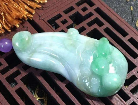 普通翡翠图片 普通翡翠图片及价格一般多少