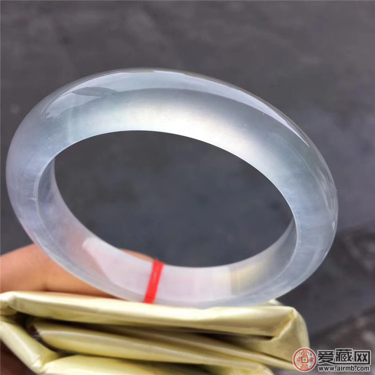 玻璃种翡翠多少钱，购买时候如何才能防止被坑?