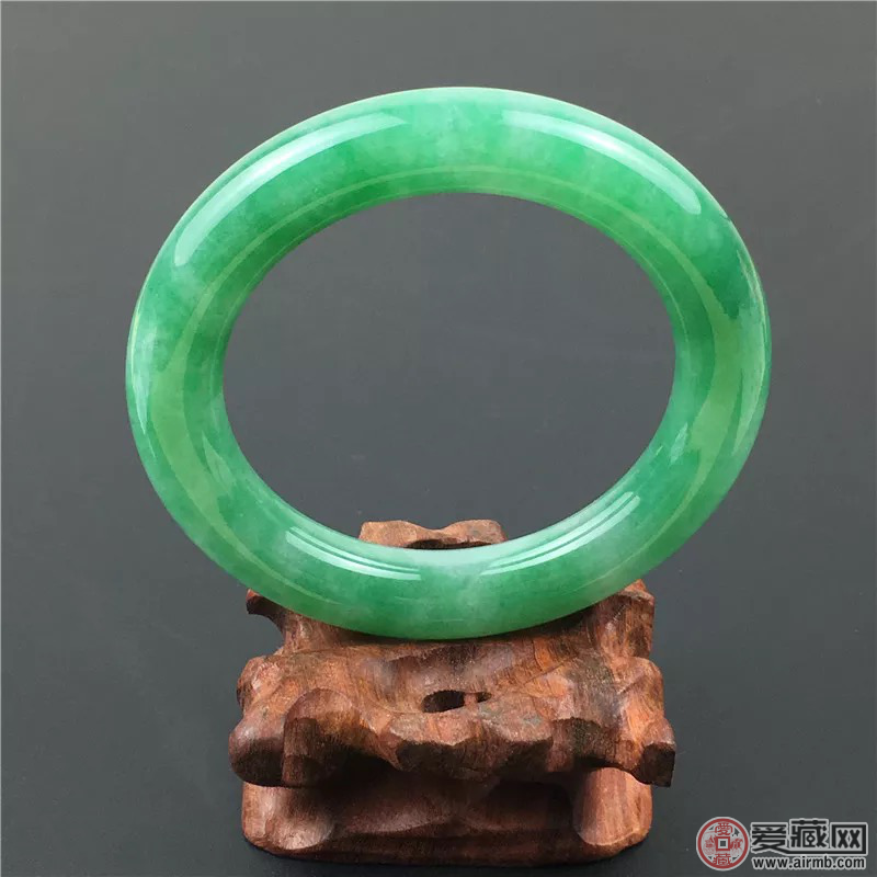 如何做出冰糯种翡翠鉴定?