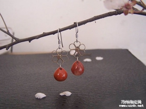 南红玛瑙耳坠佩戴注意事项