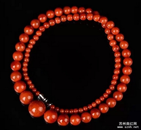 南红正当红，脖子上没一条像样的塔链怎么行？